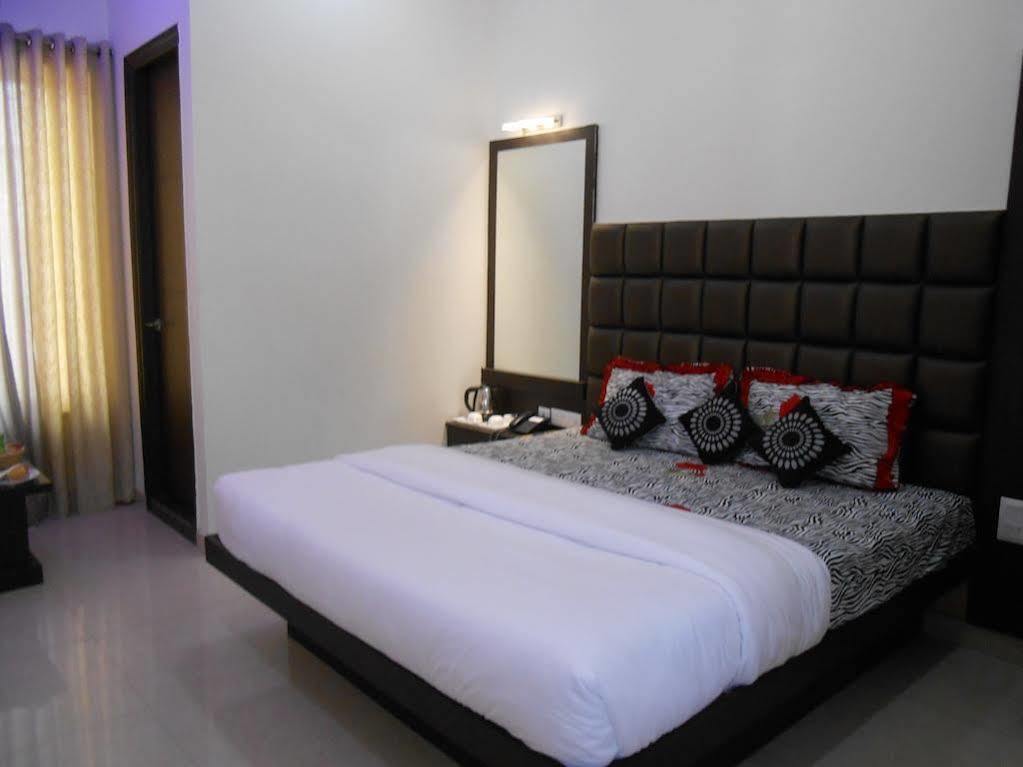 Hotel Madhushrie Agra  Exterior foto